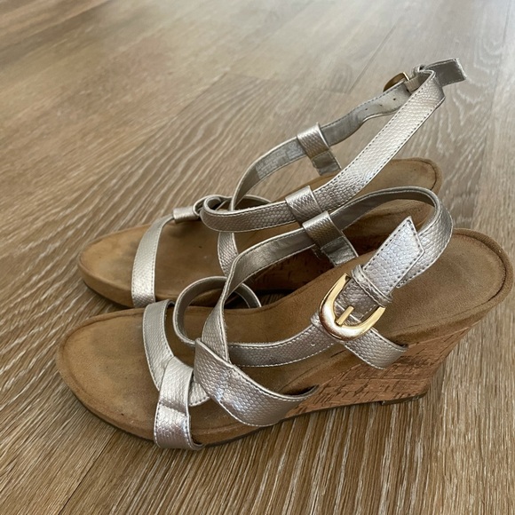 Wedges - Picture 7 of 7